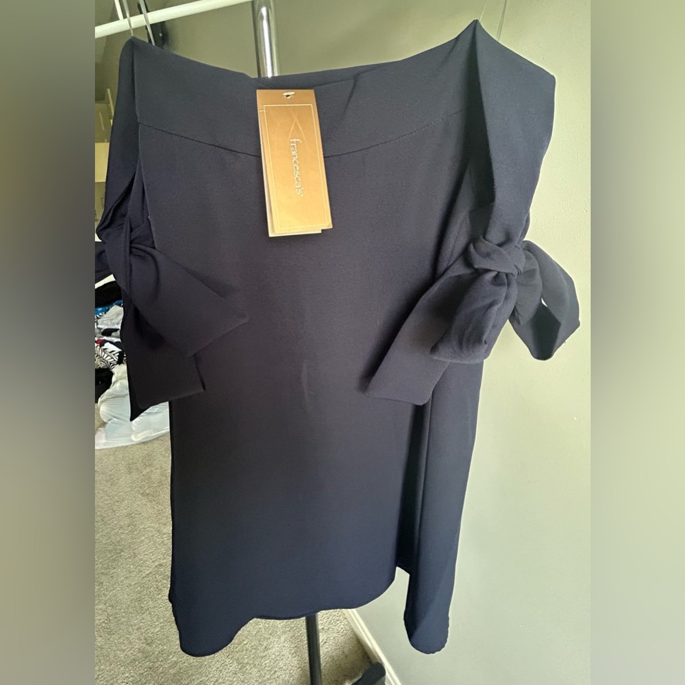 FRANCESCA’S NAVY ARM TIE DRESS SIZE XS